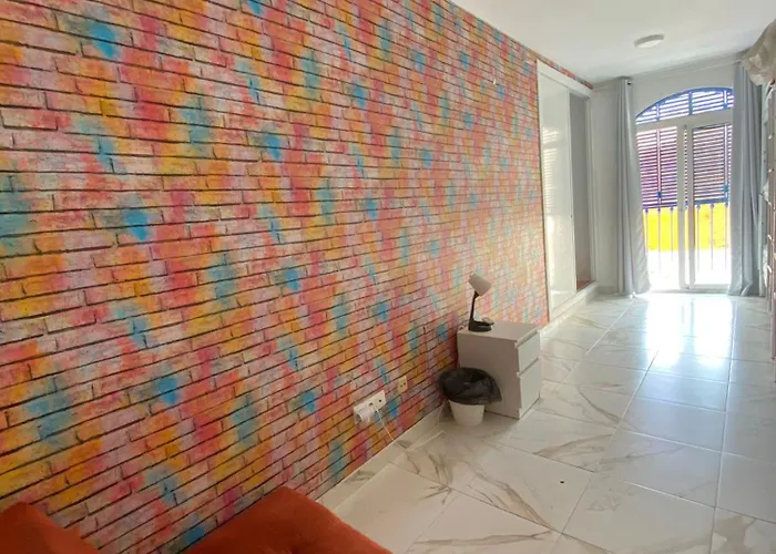 Residencia Sin Lujo Hostel *